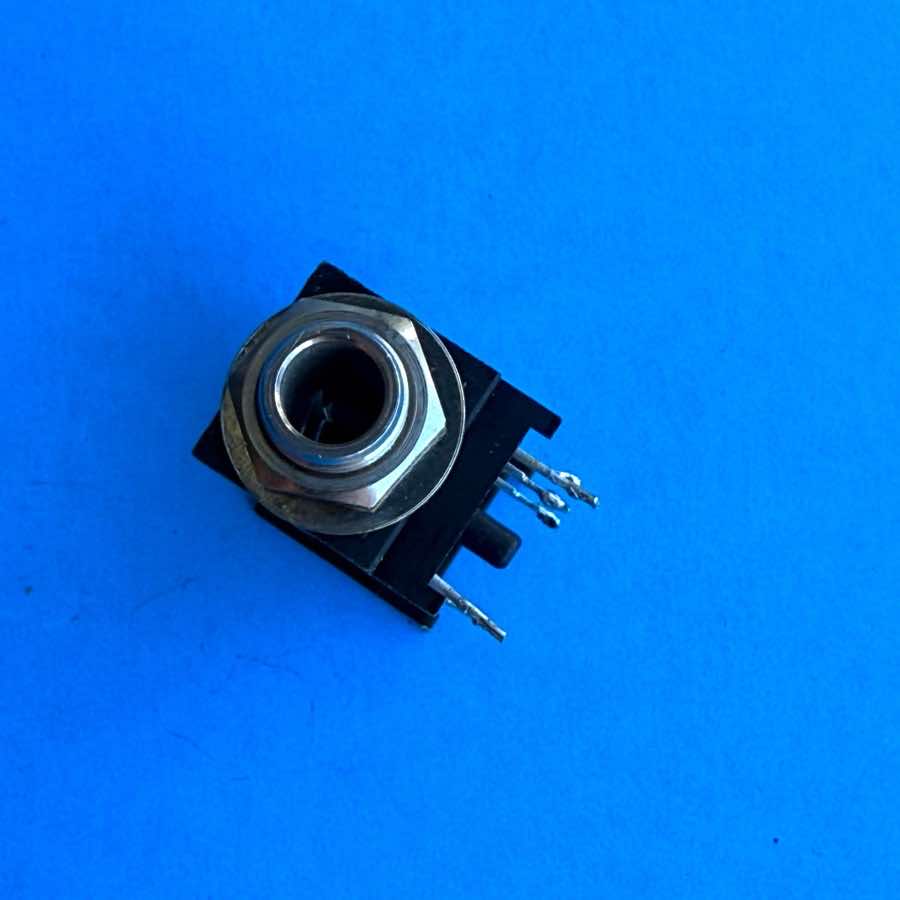 KURZWEIL PC88 Keyboard Piano Part: 6-Pin Stereo 1/4 Jack TRS Socket