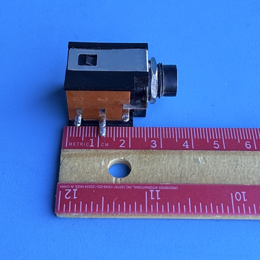 Fender Bullet Reverb (PR241) Guitar Amp Part: Guitar or Speaker Input TS Socket