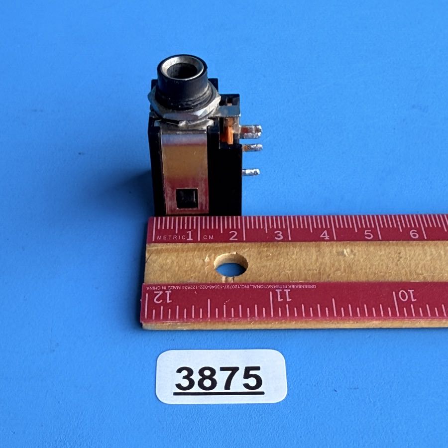 Fender Bullet Reverb (PR241) Guitar Amp Part: Guitar or Speaker Input TS Socket