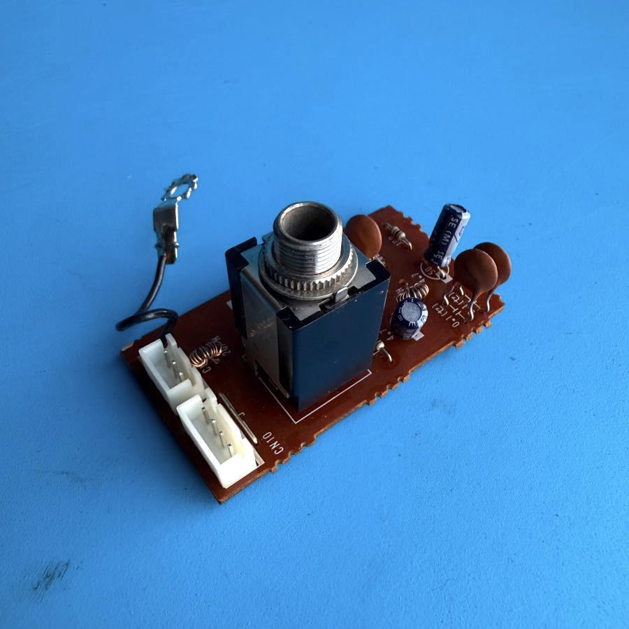 YAMAHA PSR-40 Keyboard Replacement Part: Headphones Jack TRS Socket Board