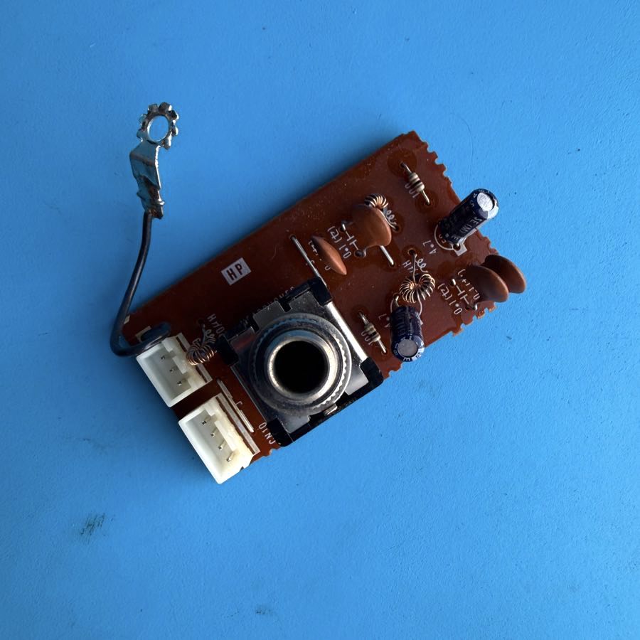 YAMAHA PSR-40 Keyboard Replacement Part: Headphones Jack TRS Socket Board