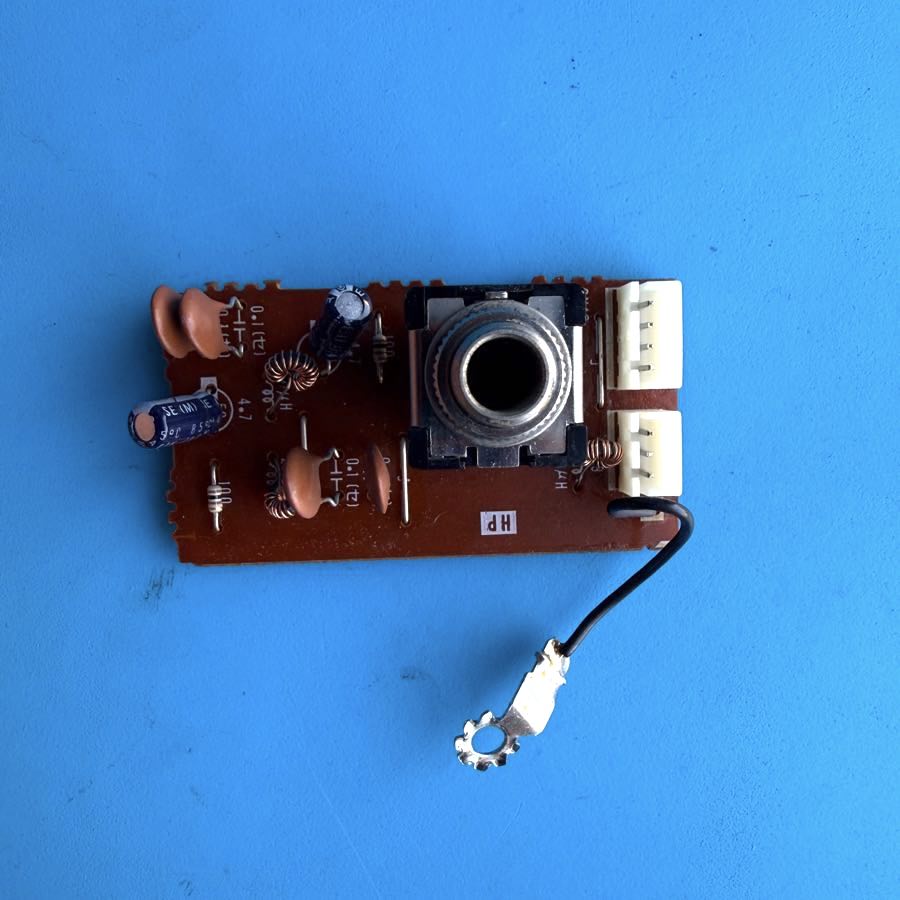 YAMAHA PSR-40 Keyboard Replacement Part: Headphones Jack TRS Socket Board