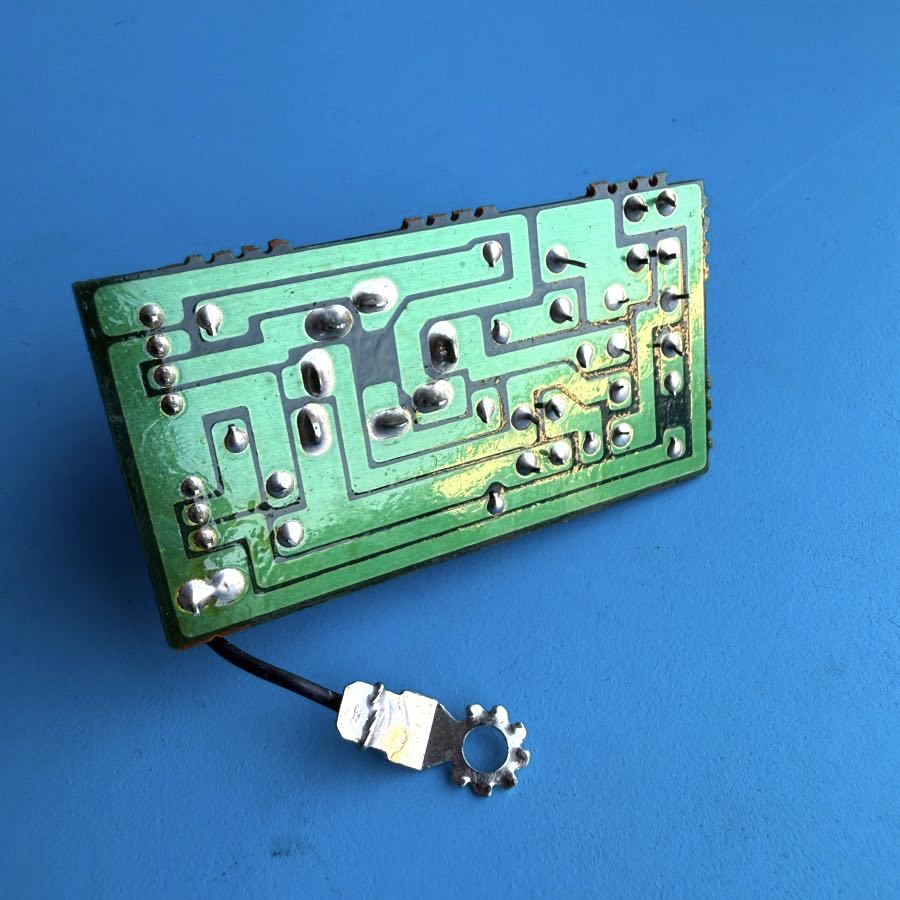 YAMAHA PSR-40 Keyboard Replacement Part: Headphones Jack TRS Socket Board