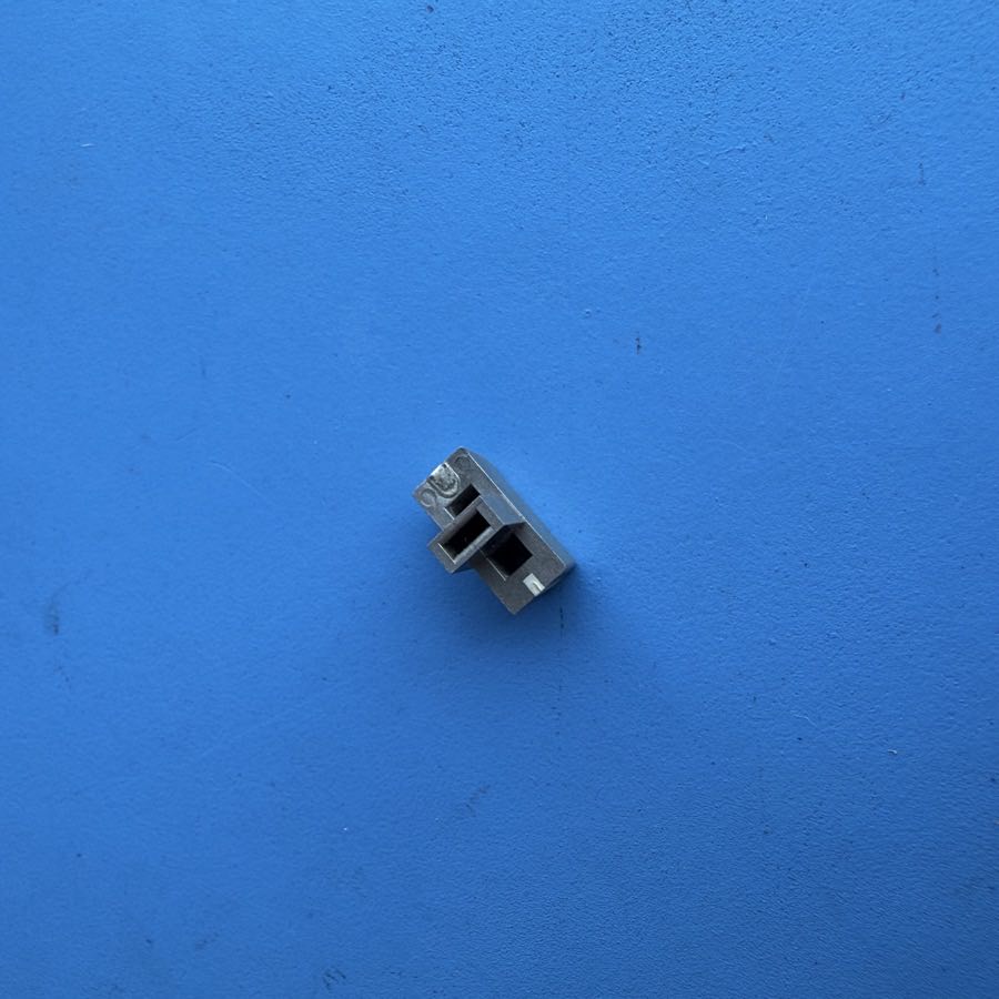 YAMAHA PSR-40 Keyboard Replacement Part: Volume Slider Cover Gray Cap