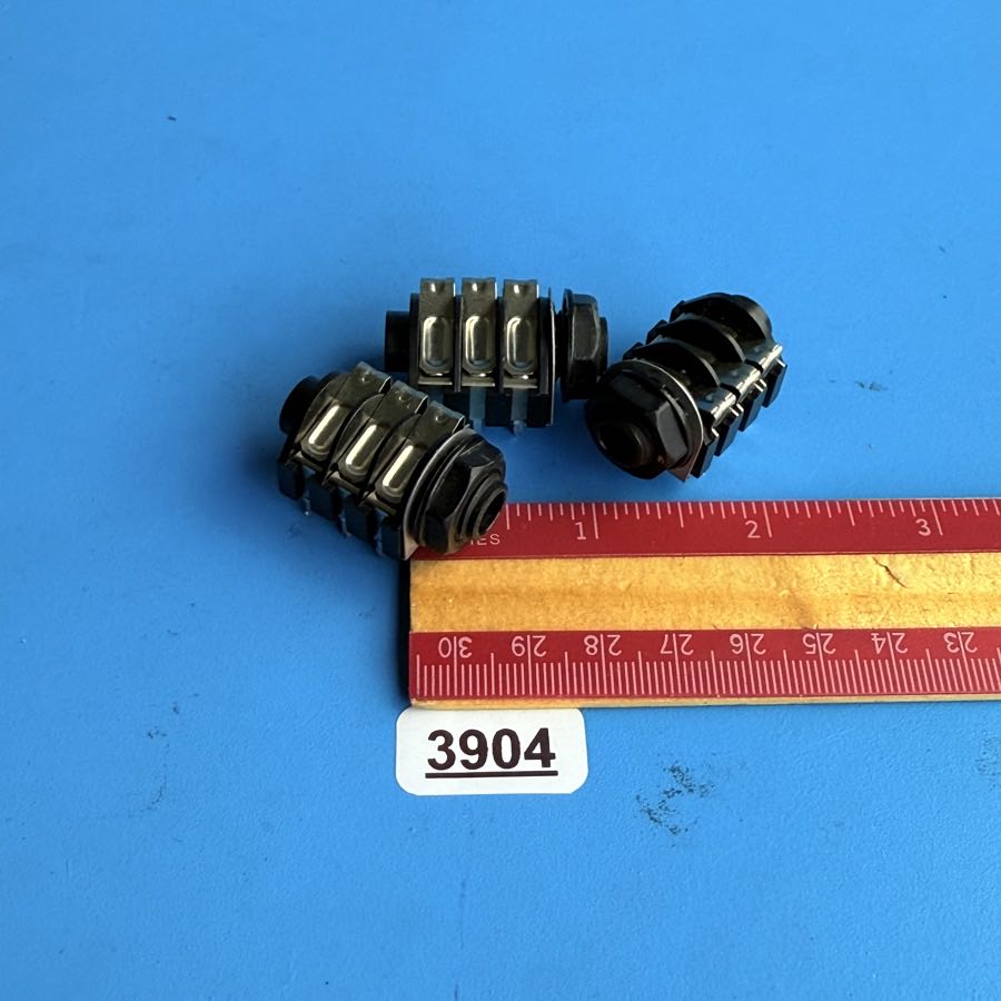 Line 6 Flextone II Guitar Amplifier Replacement Part: 6-Pin TRS 1/4" Socket