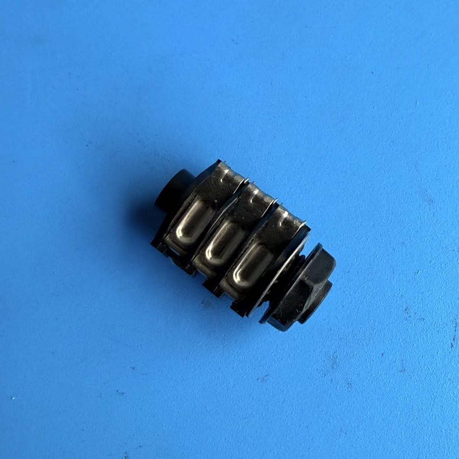 Line 6 Flextone II Guitar Amplifier Replacement Part: 6-Pin TRS 1/4" Socket