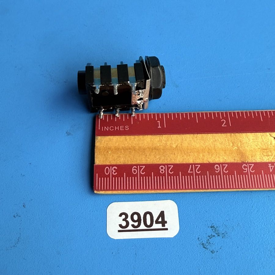 Line 6 Flextone II Guitar Amplifier Replacement Part: 6-Pin TRS 1/4" Socket
