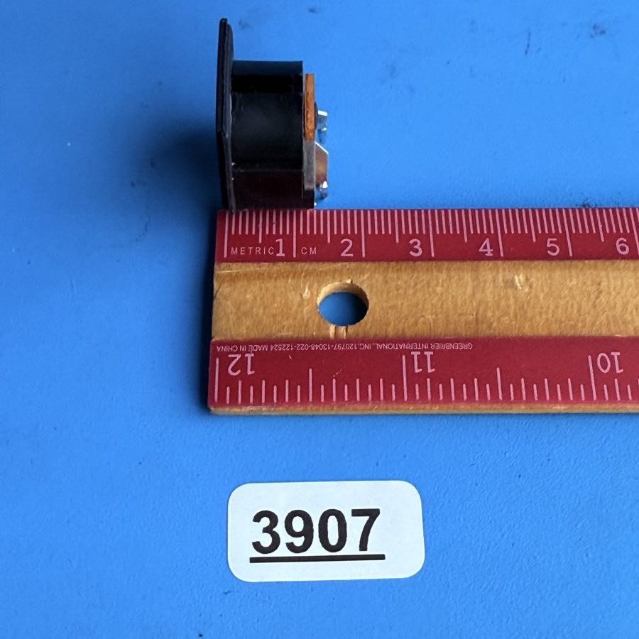 Line 6 Flextone II Guitar Amplifier Part: MIDI I/O 5-Pin Socket [2PCS]