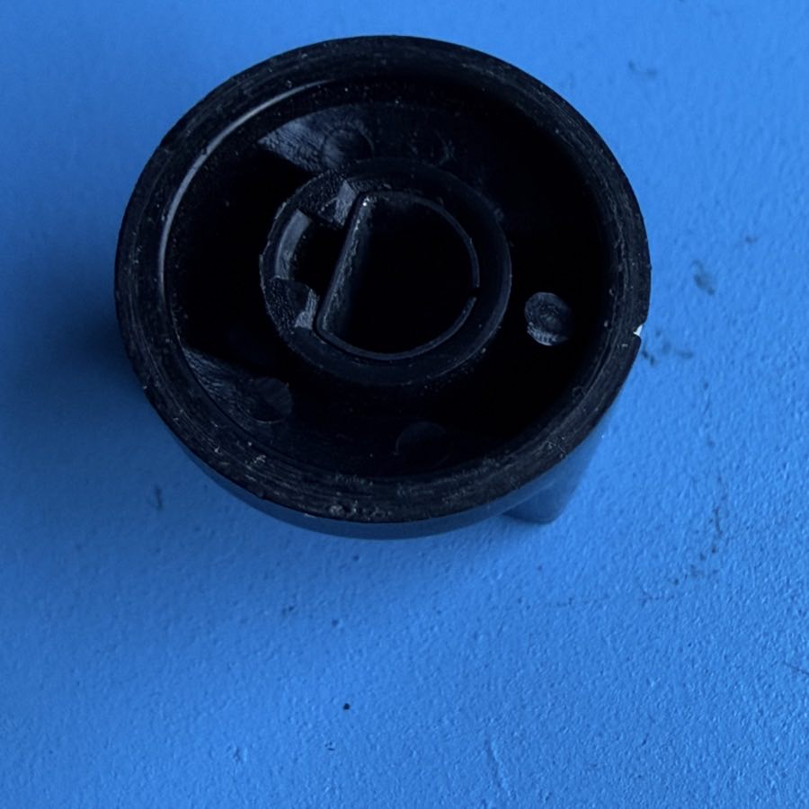 Line 6 Flextone II Guitar Amplifier Part: Volume Knob Cover Cap w/Bushing