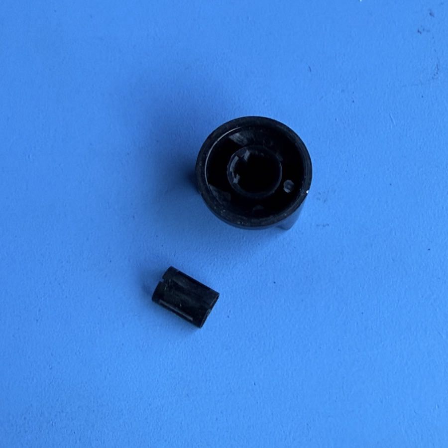 Line 6 Flextone II Guitar Amplifier Part: Volume Knob Cover Cap w/Bushing
