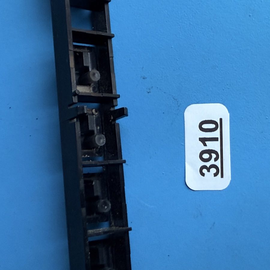 Line 6 Flextone II Guitar Amplifier Part: Channel Slect Button Cap Cover Group