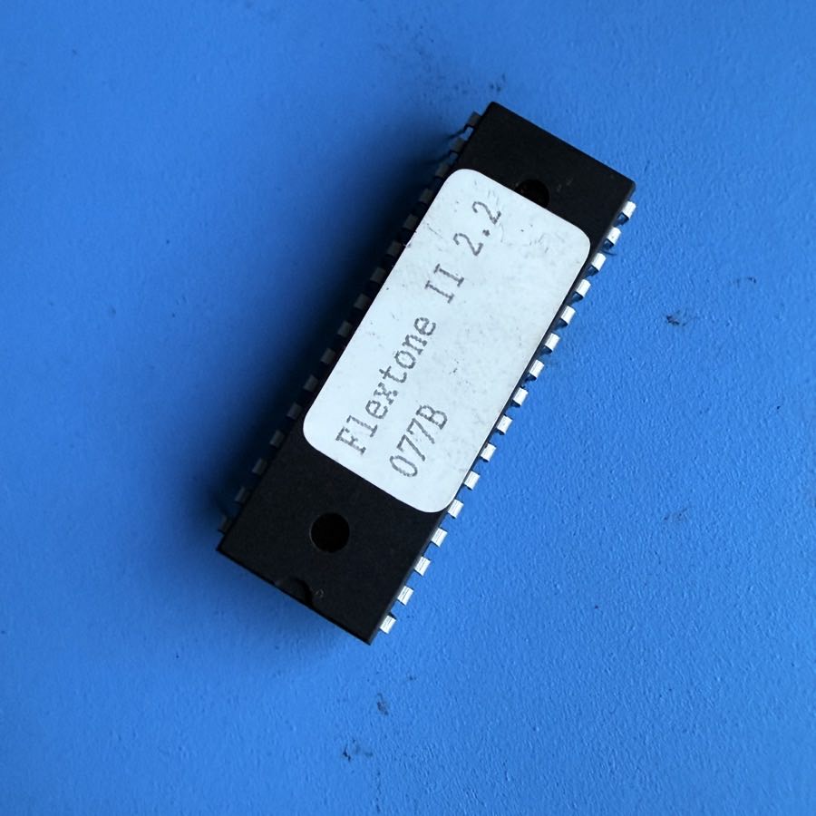 Line 6 Flextone II Amplifier Part: IC Processor GE202302701 28-Pin DIP Chip