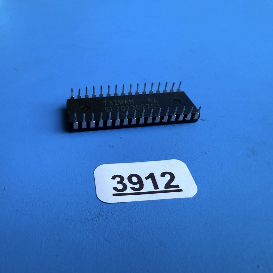 Line 6 Flextone II Amplifier Part: IC Processor GE202302701 28-Pin DIP Chip