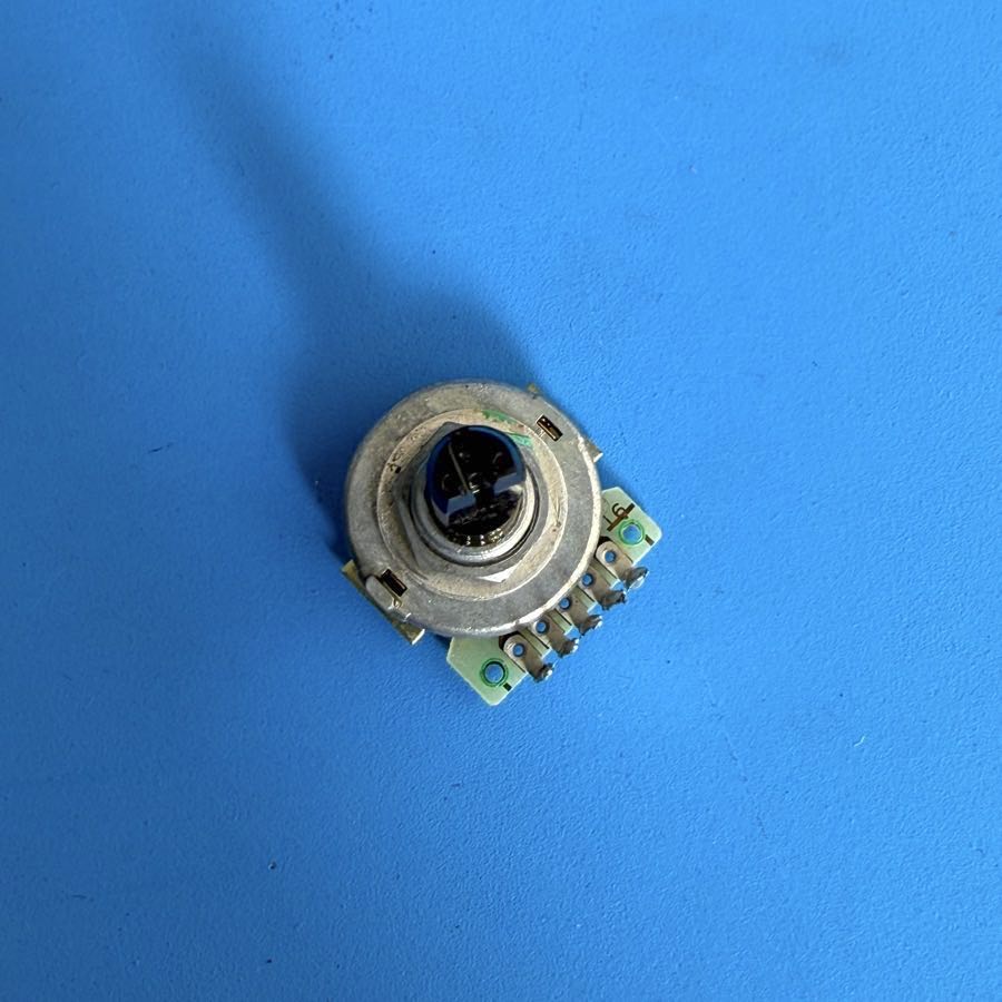 Line 6 Flextone II Guitar Amplifier Part: Amp/Effect 16-Detent Rotary Encoder