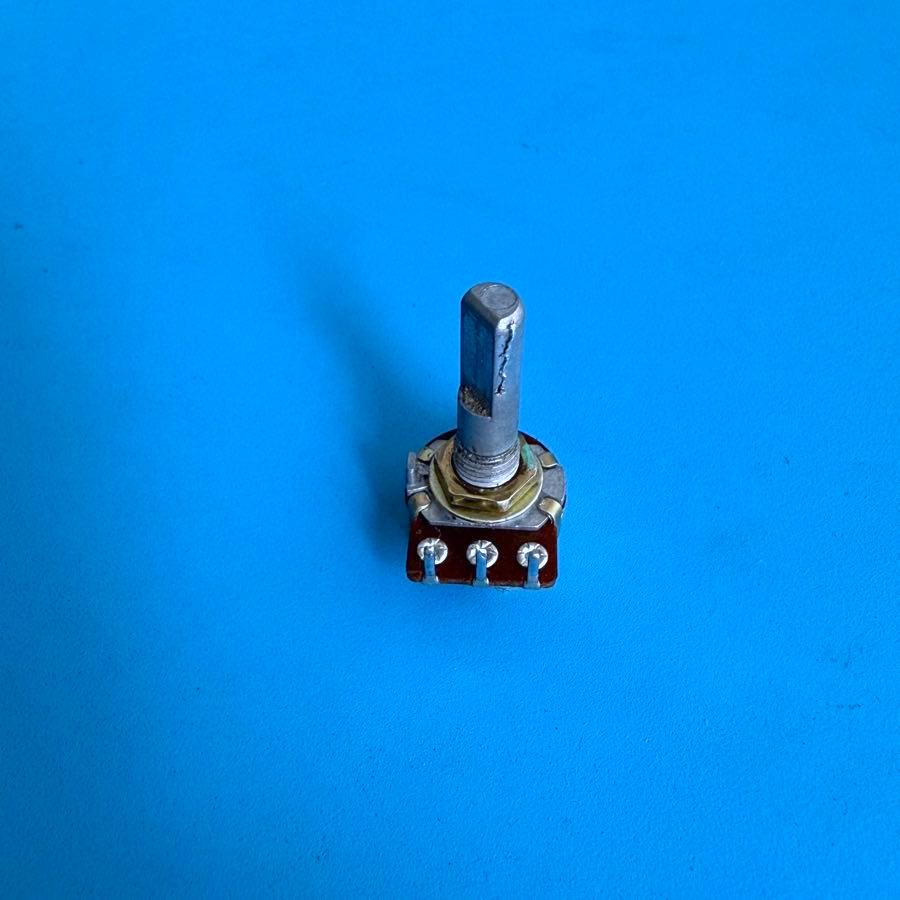 Line 6 Flextone II Guitar Amplifier Part: 3-Pin D-Shaft Potentiometer B10K Pot