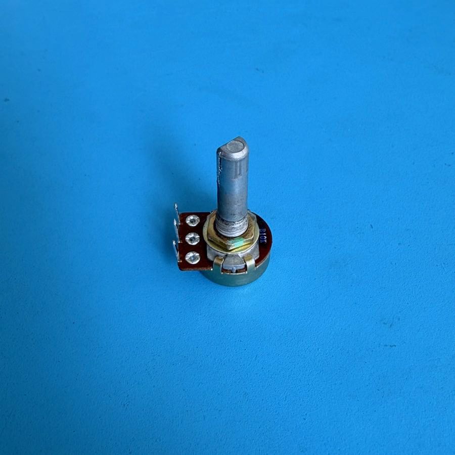Line 6 Flextone II Guitar Amplifier Part: 3-Pin D-Shaft Potentiometer B10K Pot