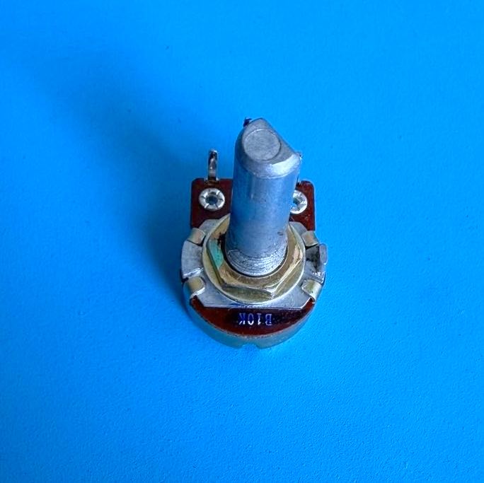Line 6 Flextone II Guitar Amplifier Part: 3-Pin D-Shaft Potentiometer B10K Pot