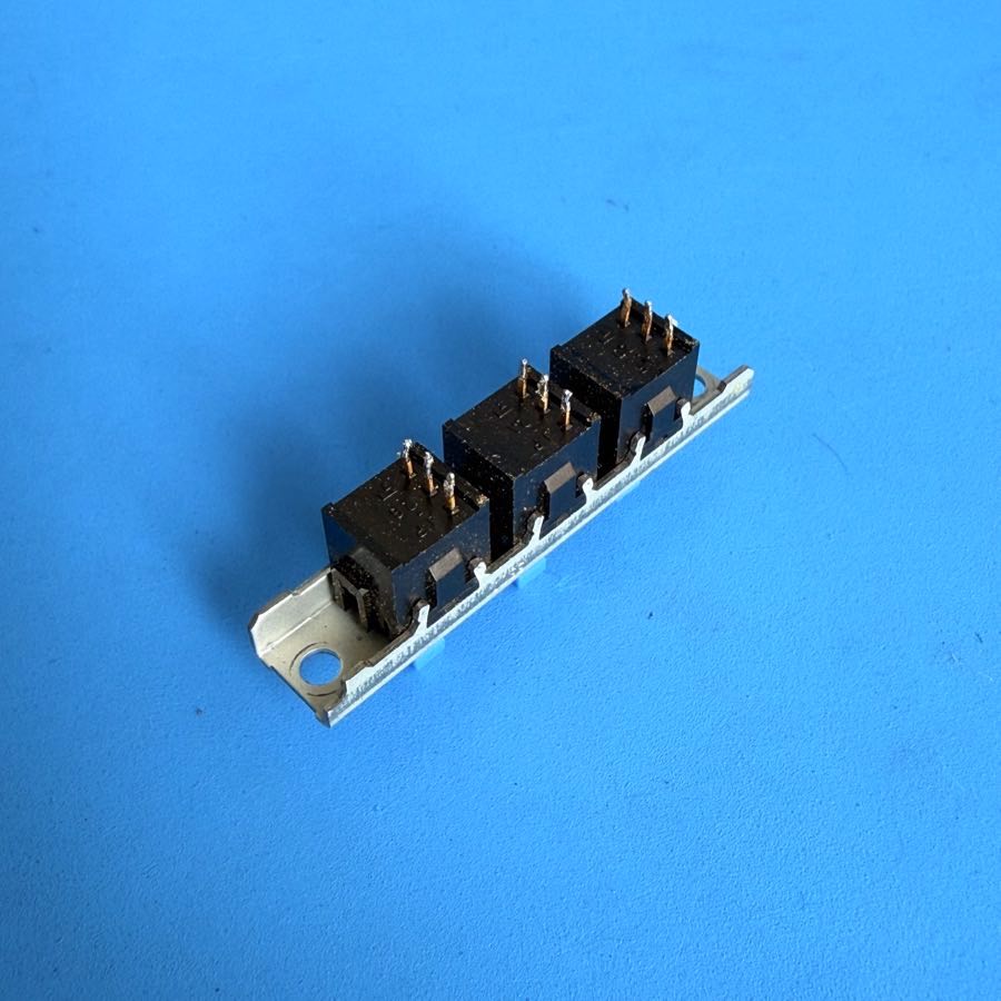 YAMAHA PSR-40 Keyboard Replacement Part: 3 Linked Push Switch Set