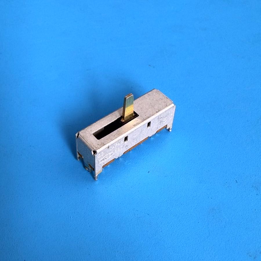 YAMAHA PSR-40 Keyboard Replacement Part: Variation 3-Position Slider Switch