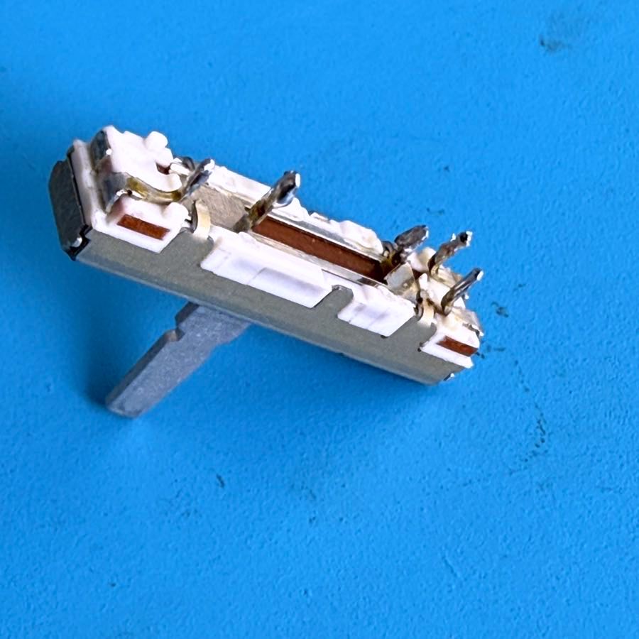 YAMAHA PSR-40 Keyboard Replacement Part: Fader Slider Potentiometer 500KC