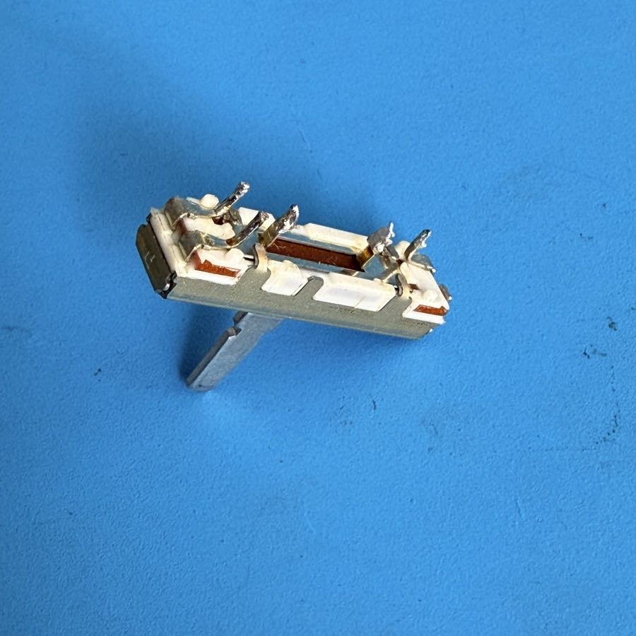 YAMAHA PSR-40 Keyboard Replacement Part: Fader Slider Potentiometer 10KA