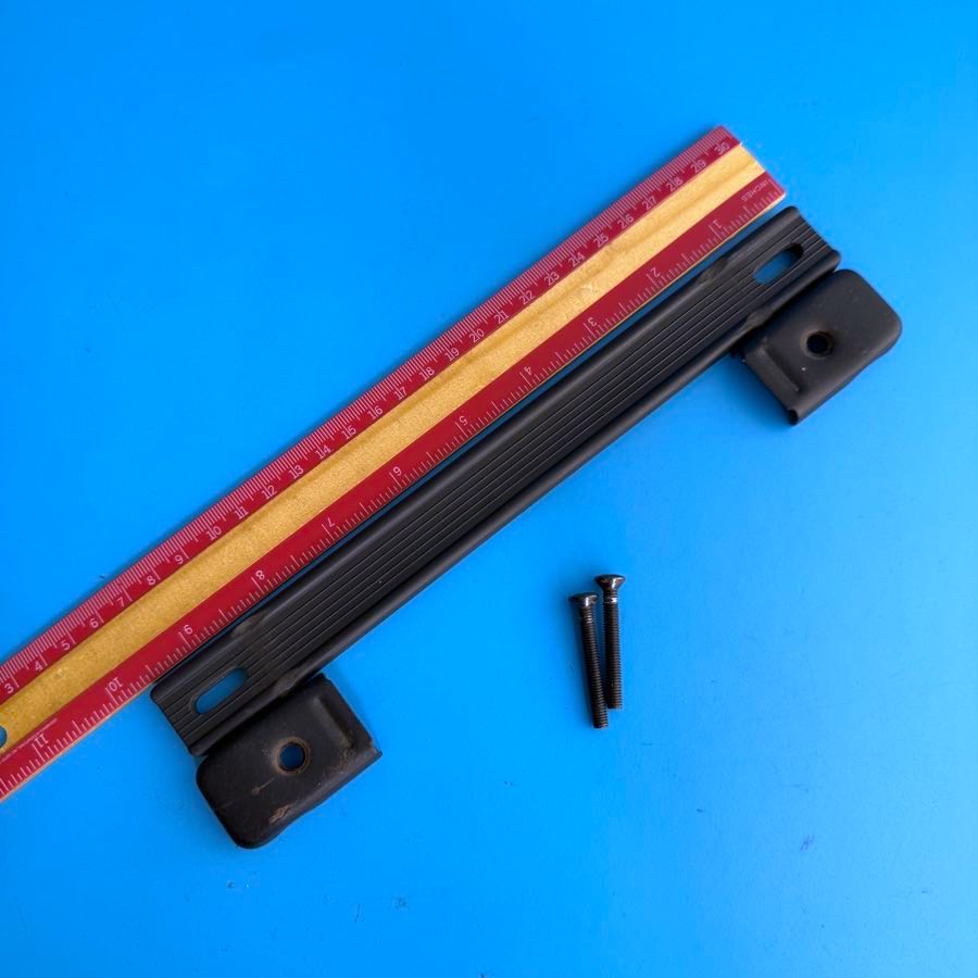 Line 6 Flextone II Guitar Amplifier Replacement Part: Carrying Handle w/Screws