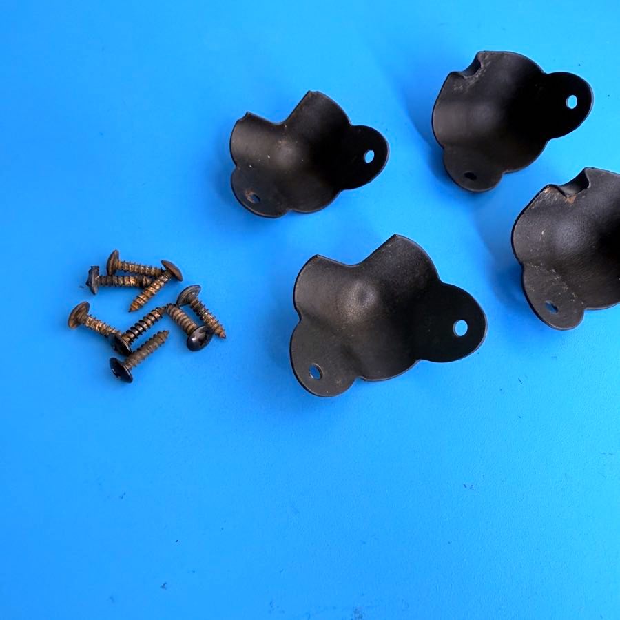 Line 6 Flextone II Guitar Amplifier Part: Metal Cabinet Corner w/Screws [4PCS]