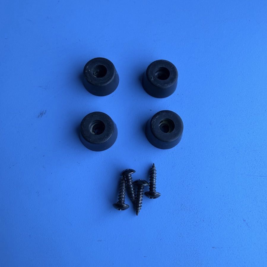 Fender Frontman 15G (PR495) Guitar Amplifier Part: Rubber Foot w/Screw [4PCS]