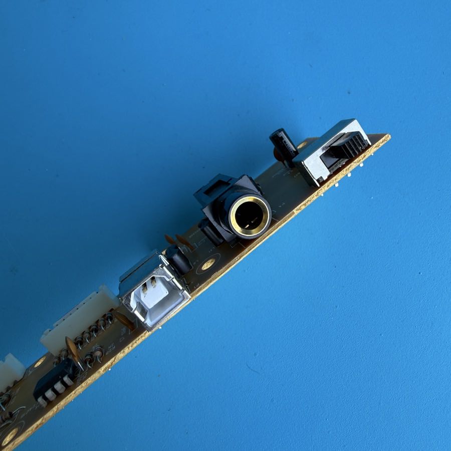 M-AUDIO OXYGEN 25 MKIII MIDI Controller Keyboard Part: ON/OFF USB Circuit Board