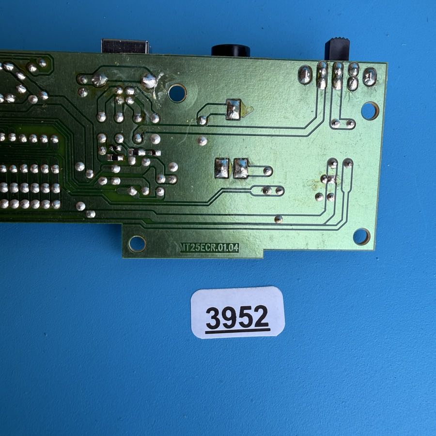 M-AUDIO OXYGEN 25 MKIII MIDI Controller Keyboard Part: ON/OFF USB Circuit Board