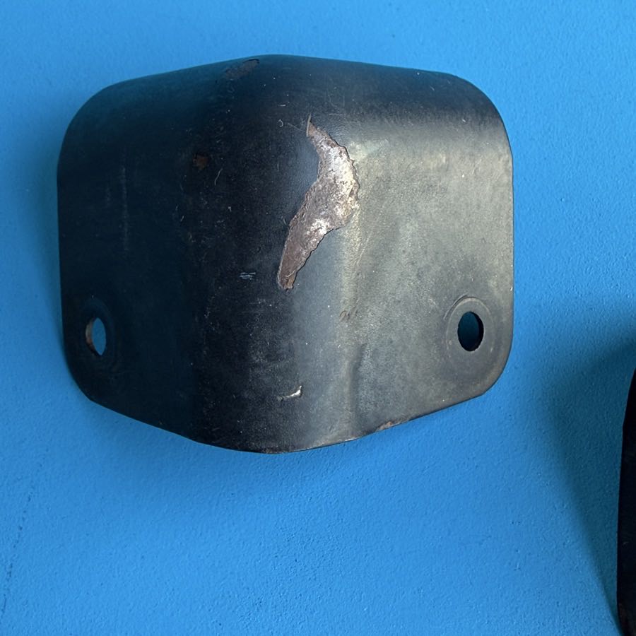 PEAVEY Bandit 112 Minx 110 Guitar Amplifier Part: Metal Cabinet Corner [2PCS]