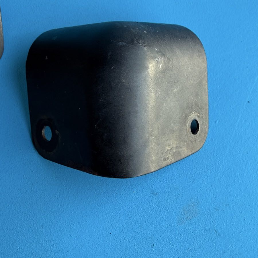 PEAVEY Bandit 112 Minx 110 Guitar Amplifier Part: Metal Cabinet Corner [2PCS]