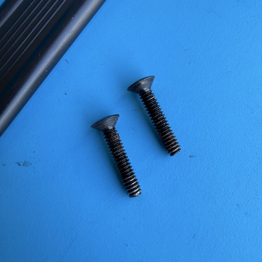 Line 6 Spider III 15 Guitar Amplifier Part: Cabinet Carrying Handle w/Screws
